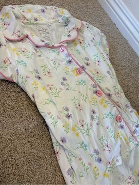 Jessica Simpson White Floral Button-Front Pajama Set with Pink Trim